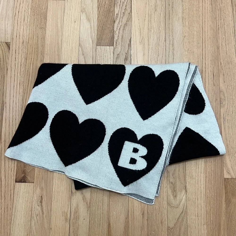 Baublebar Black Cream Wrapped In Love Custom Heart Blanket Letter‎ B